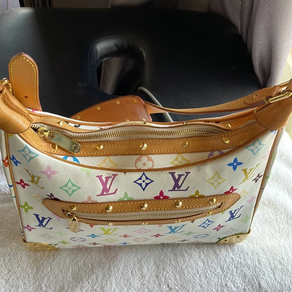 Louis Vuitton Boulogne - Picture 7 of 17